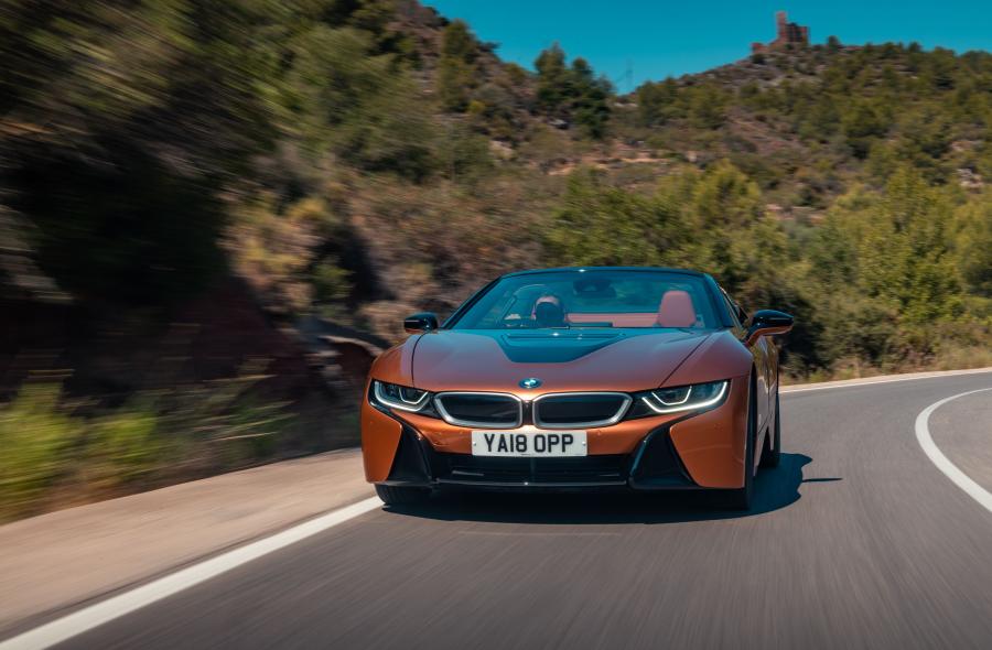  BMW i8 Roadster (I15) 2018 года  (UK) (фото 35 из 97)